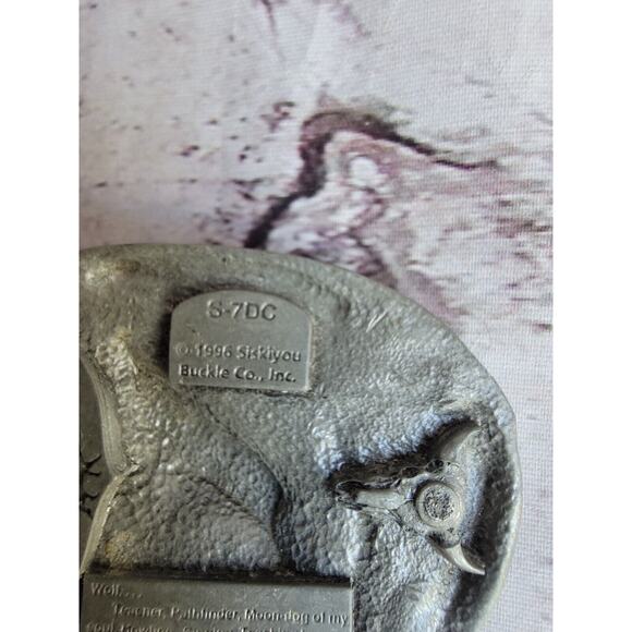 Vintage 1996 Detailed Siskiyou Buckle Company Baying Howling Wolf Belt Buckle - Picture 6 of 7